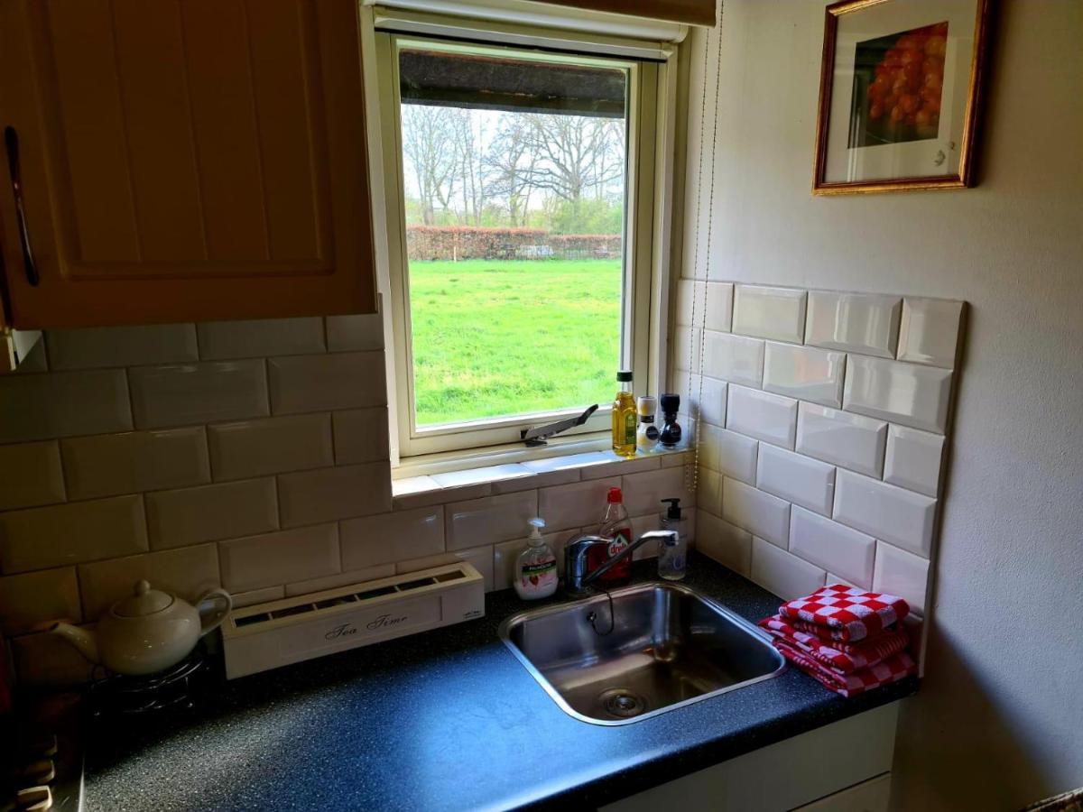 Landelijk Vakantiehuisje Alem エクステリア 写真